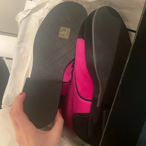 Authentic NEW Chanel Women's Fuchsia shearling lined booties - Picture 4 of 10